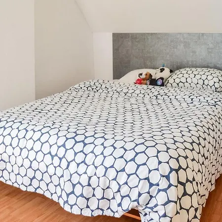 בית נופש 4 Bedroom Cozy In Beauregard-de-terrasso *